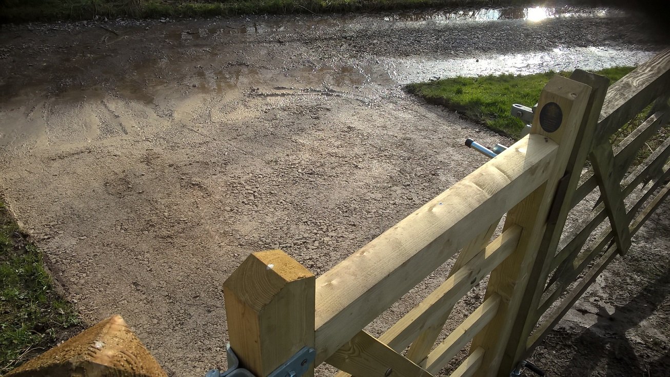 Widen gate and stone Washpool Lane