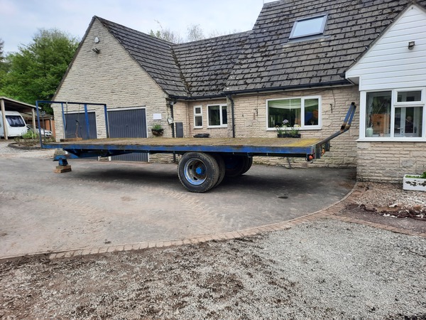 Stan borrows Meller's trailer